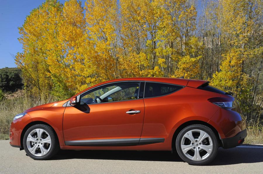  Renault Megane Coupe 2009 года  (фото 7 из 73)